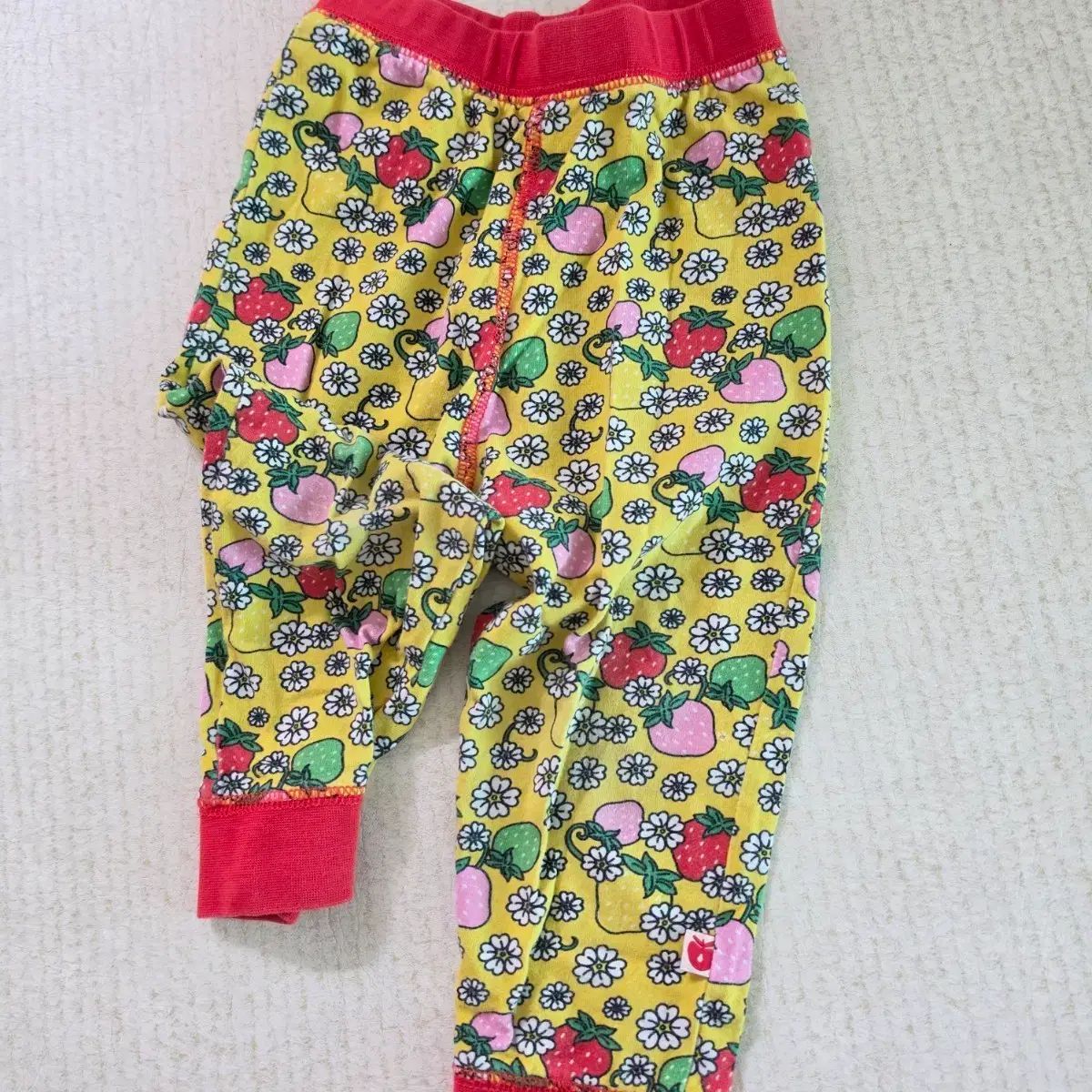 スマフォーク 딸기パンツ 3y
