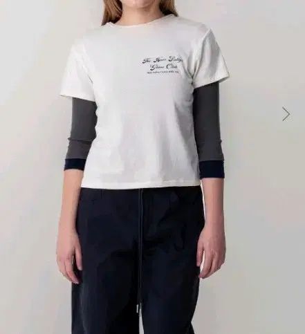 グロウニー Glass Club ベージュ Tシャツ