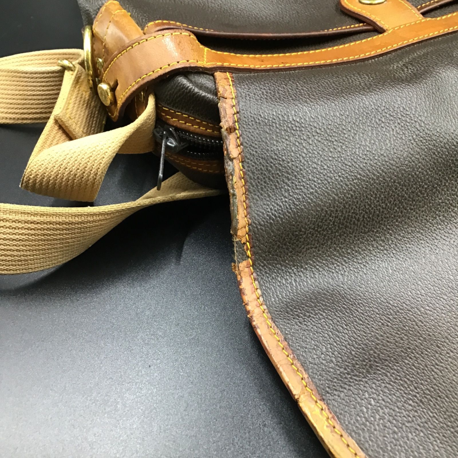 ハンティングワールド HUNTING WORLD ショルダーバッグ メッセンジャー