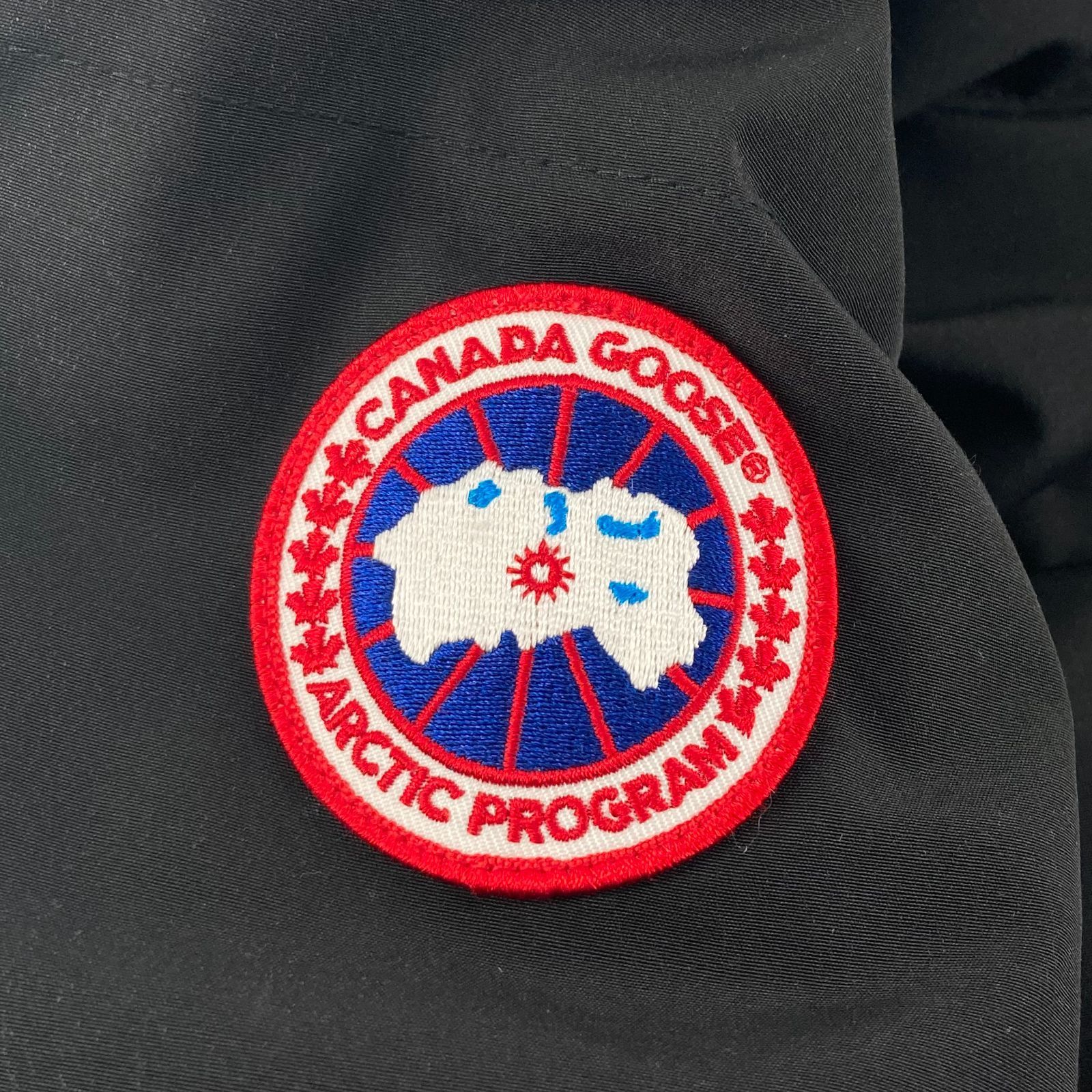 Canada Goose(カナダグース)　MACKENZIE マッケンジー ダウンコート 2302JL