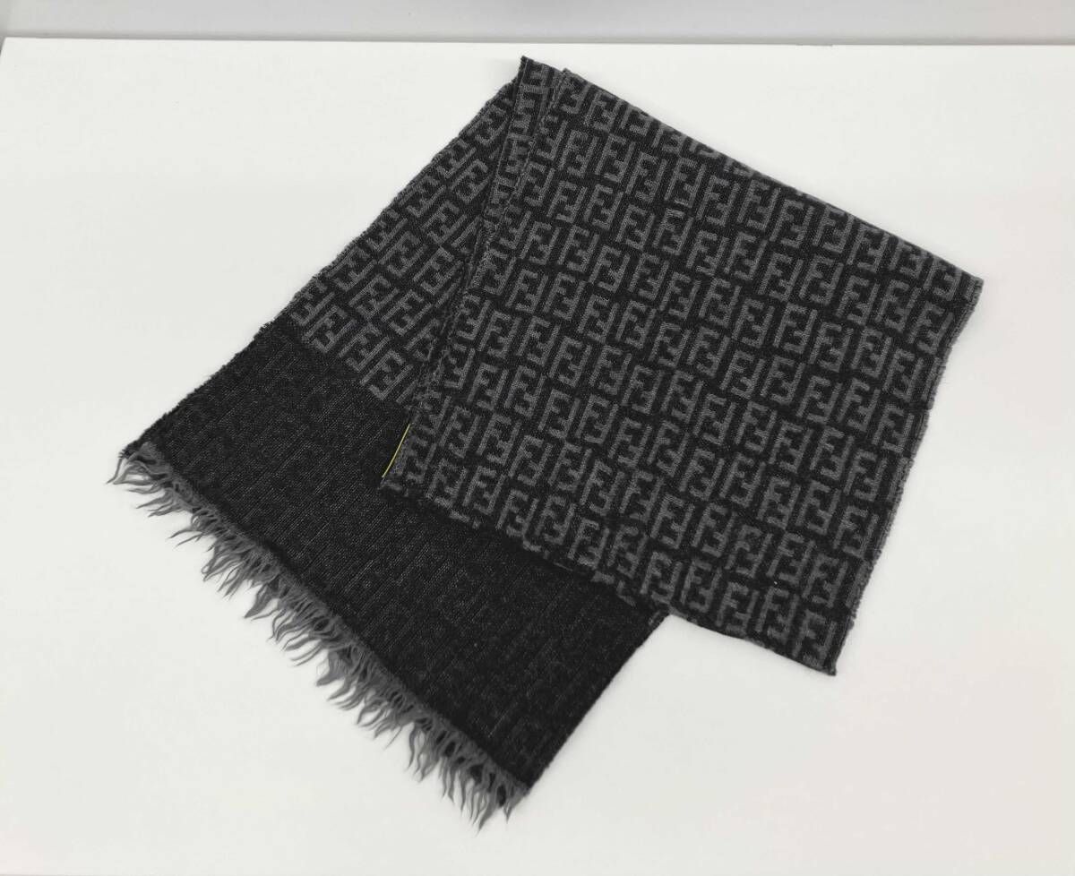 FENDI フェンディ マフラー グレー