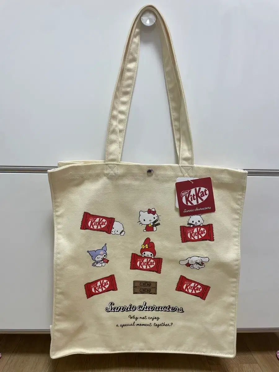 新品 ハローキティ サンリオ キットカット 限定コラボバッグ 日本販売正規品