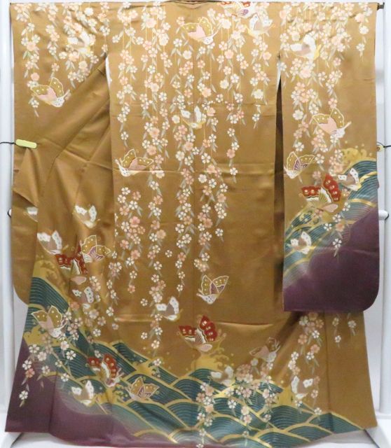 【一輝堂】振袖 金彩 蝶 花 正絹 着物 身丈約169cm 裄丈約66cm 26z05-2373