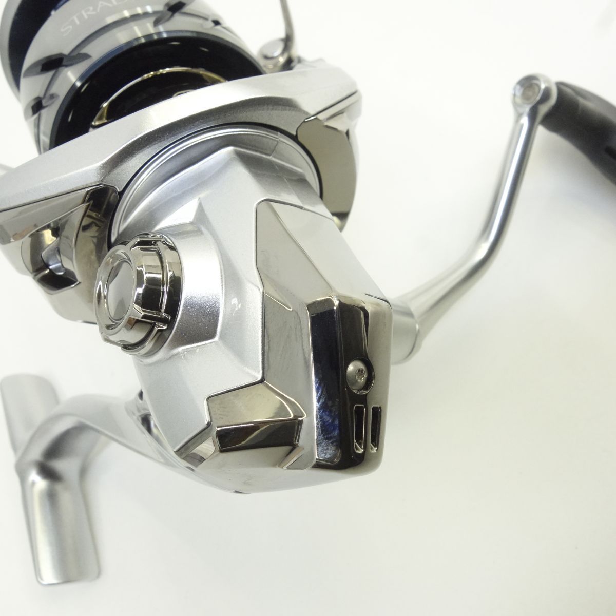 新品未使用 23ストラディック 4000MXG SHIMANO シマノ 23 STRADIC ストラディック 4000XG 045904 スピニング