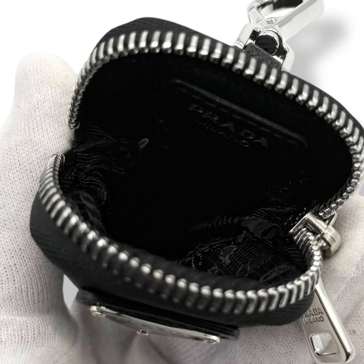 未使用 PRADA プラダ 三角ロゴ ミニ ポーチ ブラック ナイロン 