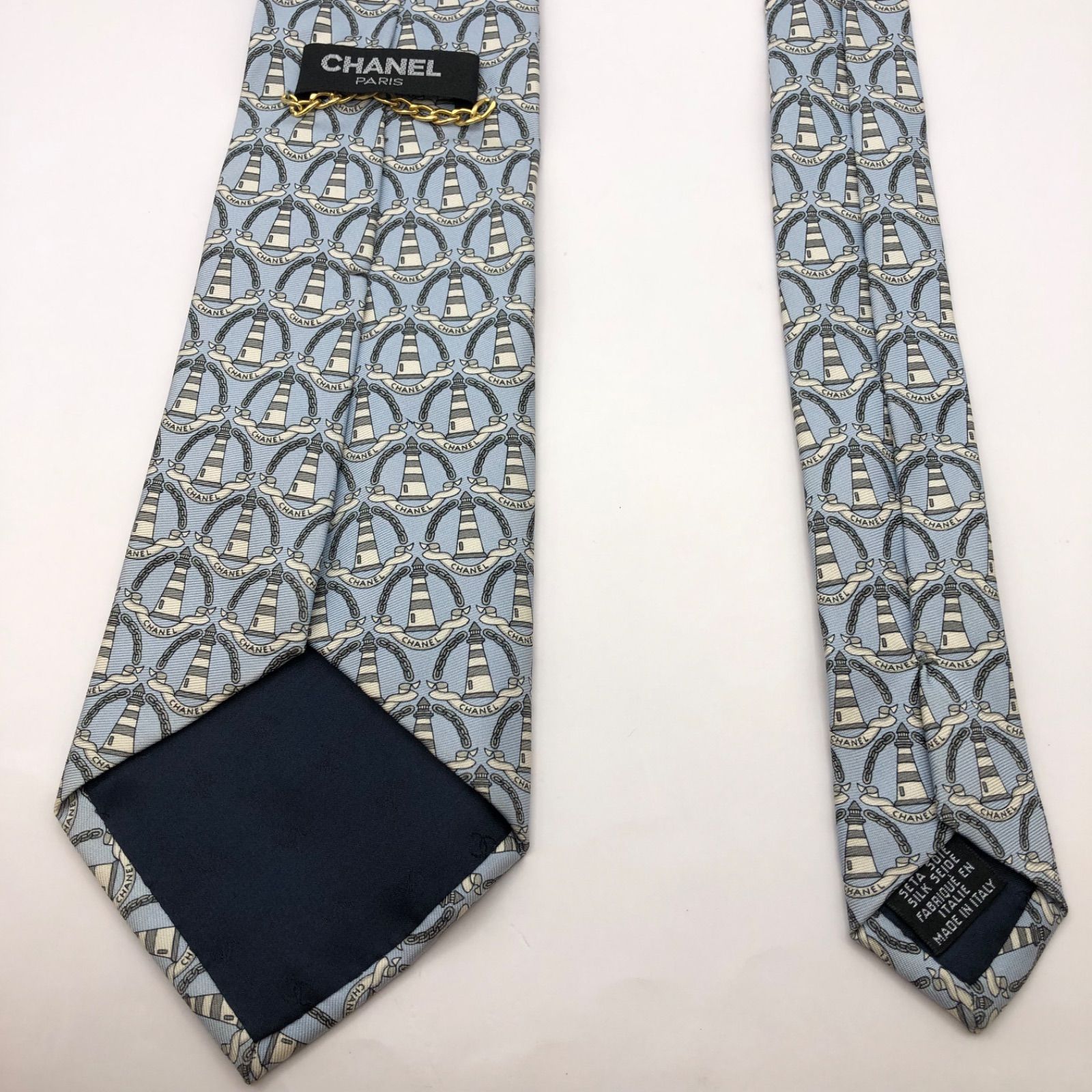 CHANEL シャネル ネクタイ 水色 青 白 総柄 灯台 鎖模様 ハイブランド メンズ CHANEL シャネル ネクタイ 水色 青 白 総柄 灯台 鎖模様 ハイ