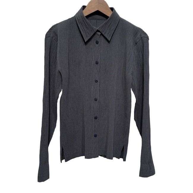 【中古】　ISSEY MIYAKE　プリーツブラウス　長袖　シャツ　トップス　レギュラーカラー　無地　プリーツ　ストレッチ　日本製　ドメスティック　古着　/2496