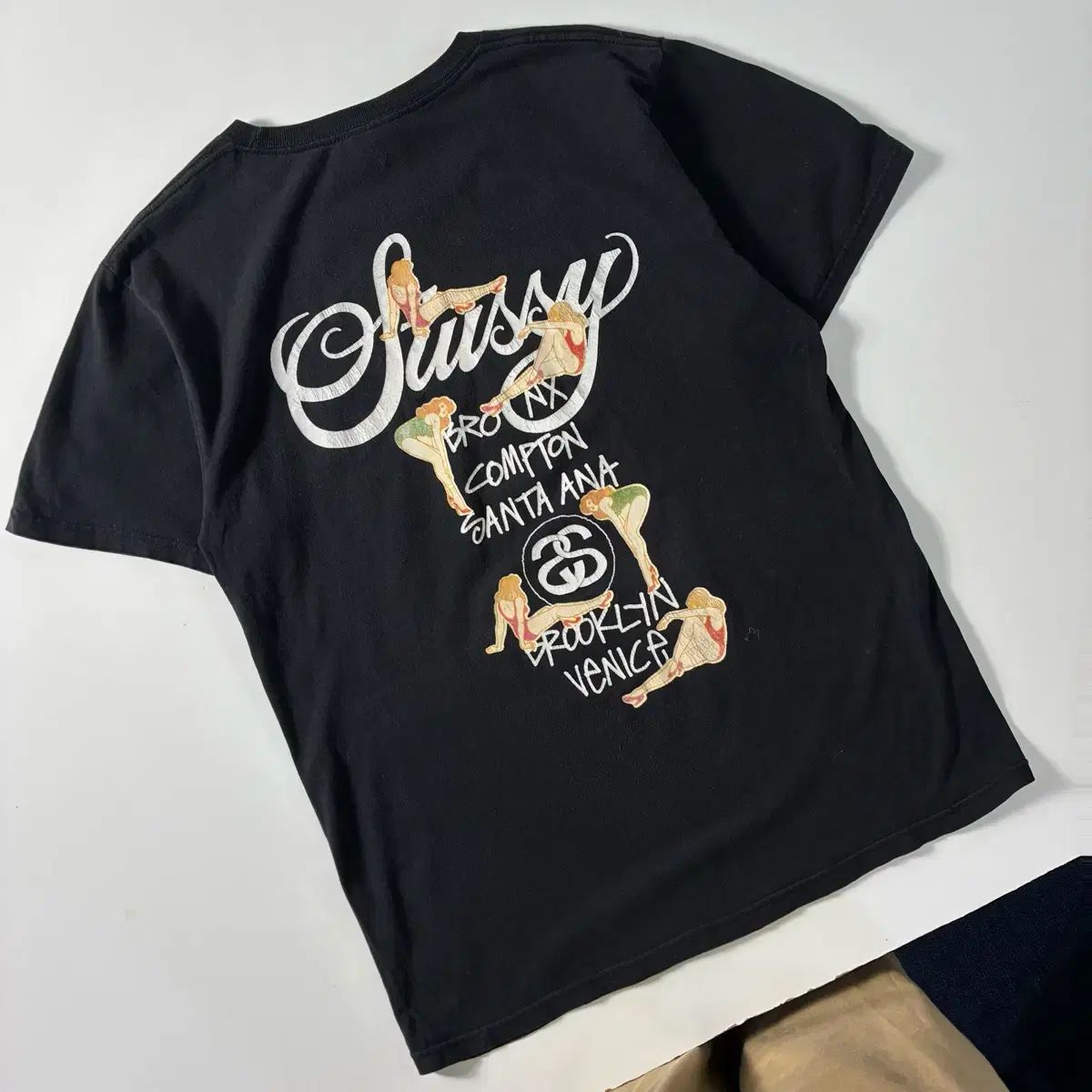 Stussy ステューシー ワールドツアー ピンアップガール ブラック 半袖 Tシャツ