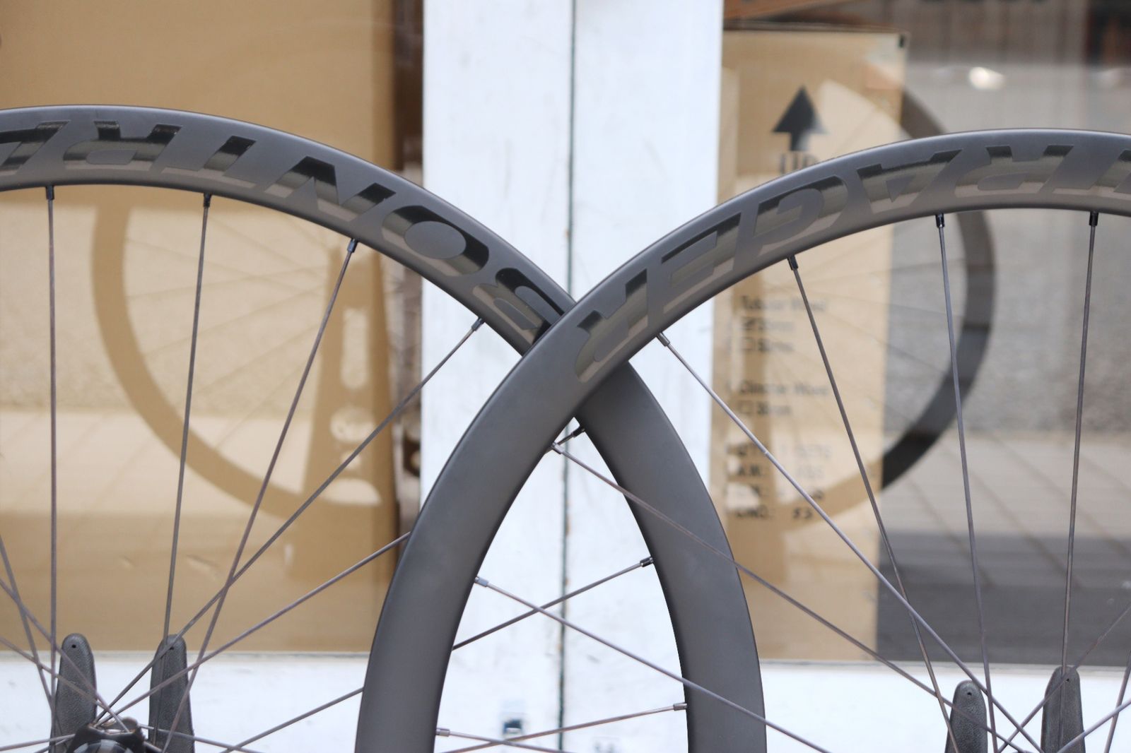 ボントレガー BONTRAGER アイオロス プロ AEOLUS PRO 37 DISC カーボン 
