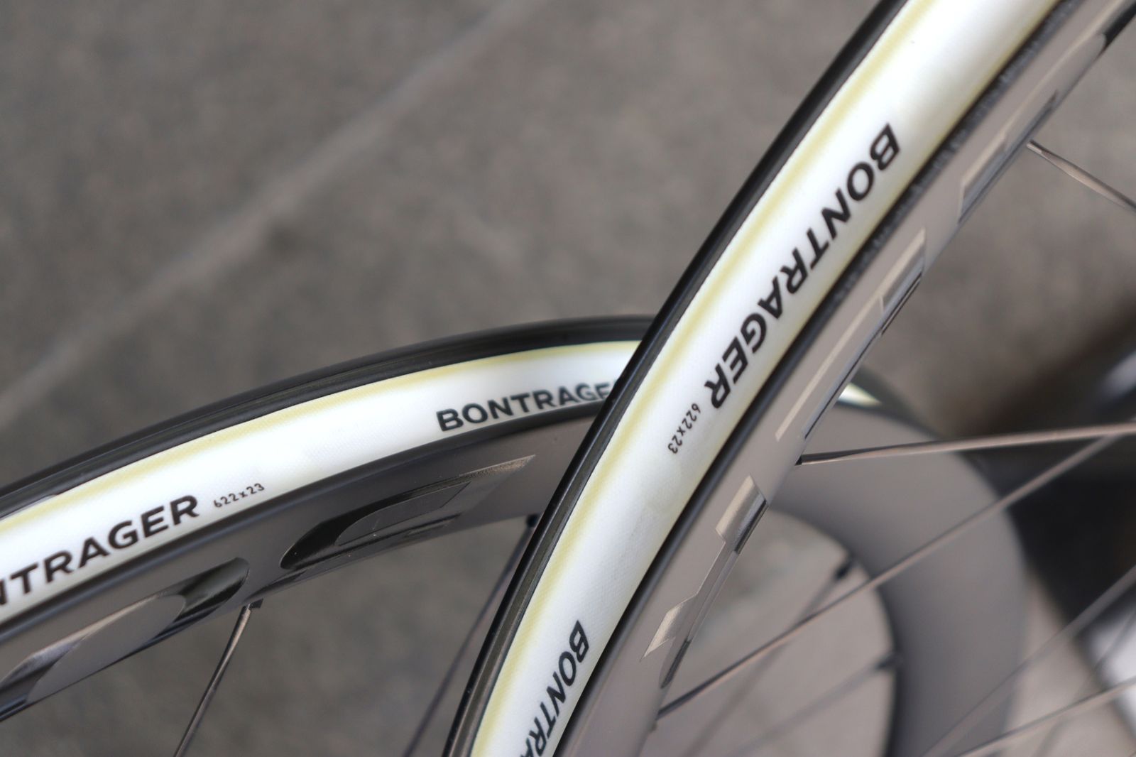 ボントレガー BONTRAGER アイオロス プロ AEOLUS PRO 37 DISC カーボン 