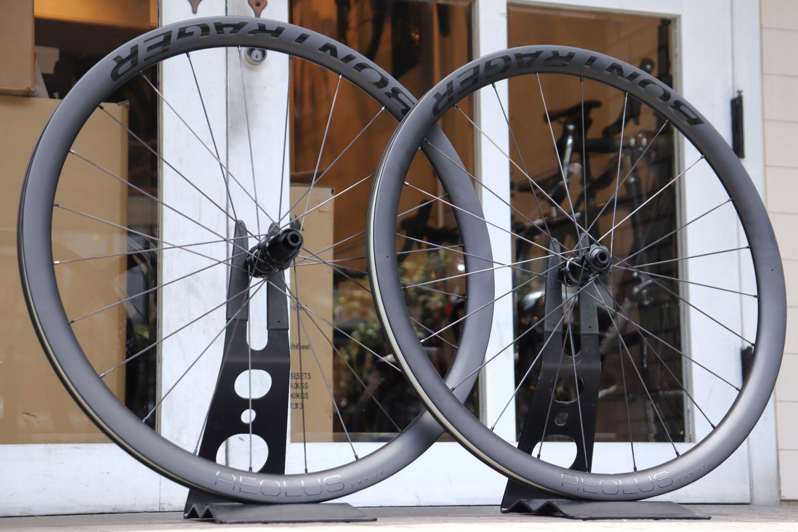 ボントレガー BONTRAGER アイオロス プロ AEOLUS PRO 37 DISC カーボン