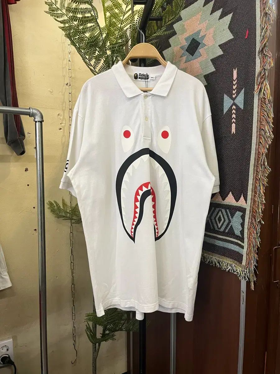A BATHING APE アベイシングエイプ シャーク ビックロゴ 半袖 カラーTシャツ #csz886