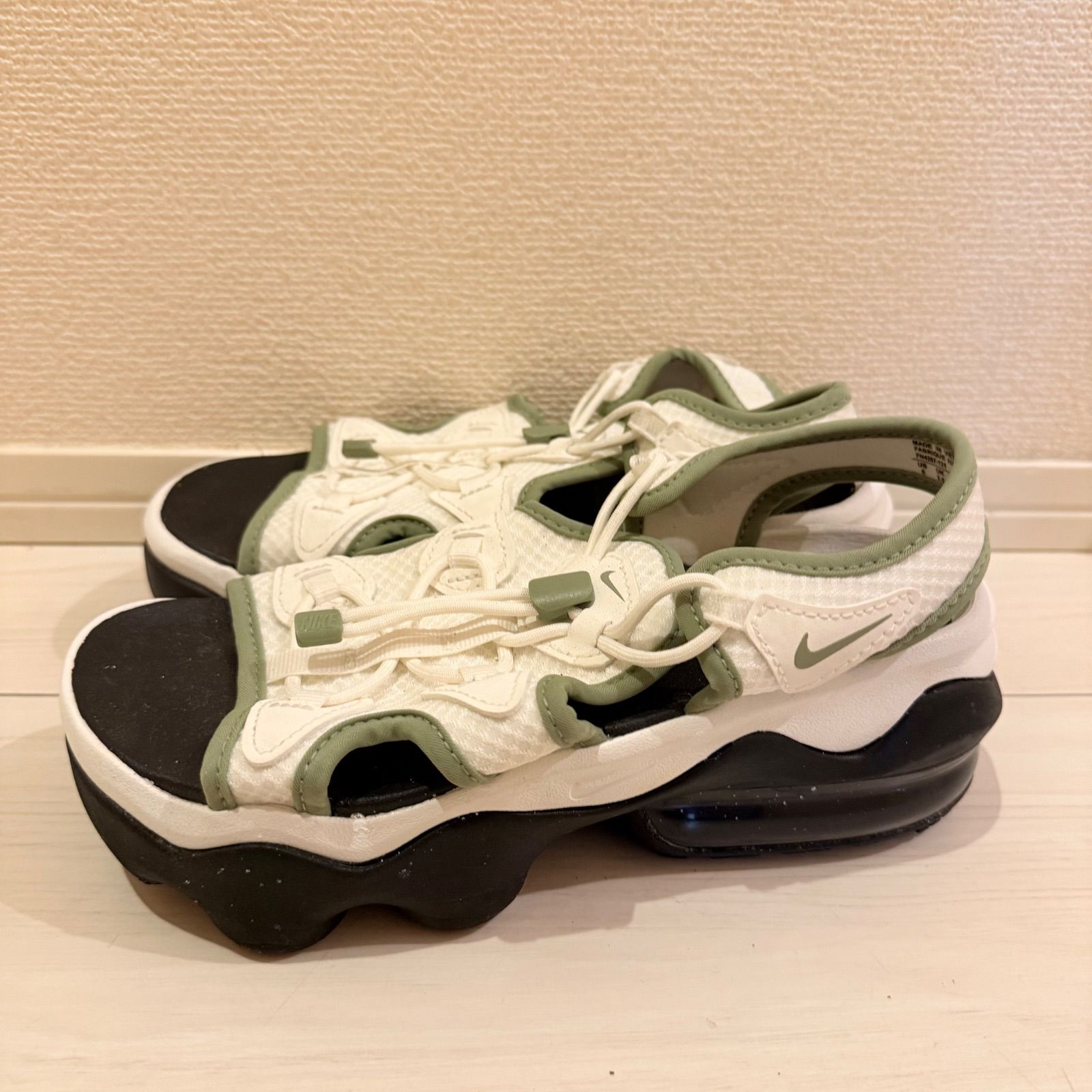 【極美品】Nike Women's Air Max Koko Sandal Summit White Oil Green TRK3 ナイキ エアマックスココ サンダル ブラック サミットホワイト オイルグリーン FN4287-121、23cm、USW6