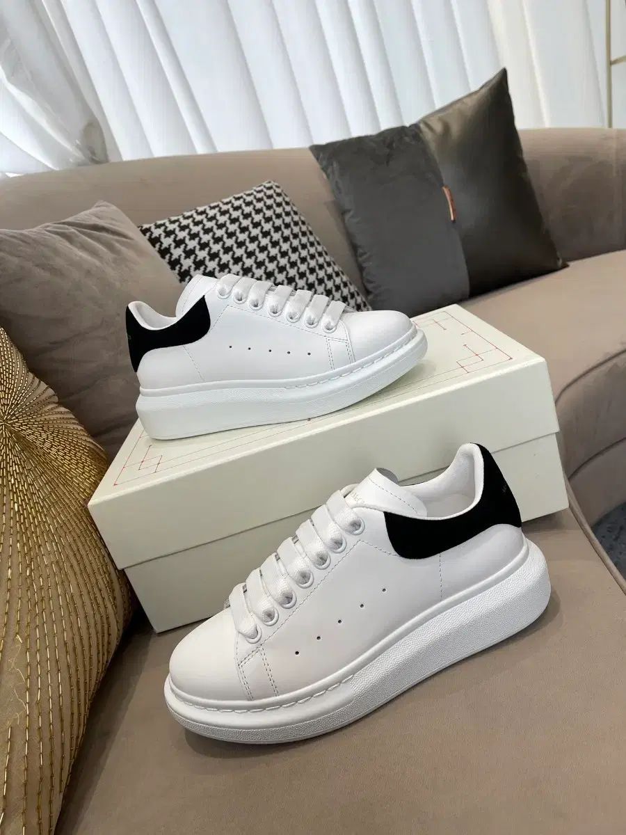 Alexander McQueen アレキサンダー・マックイーン オーバーソール スニーカー 白 黒 EUR 37