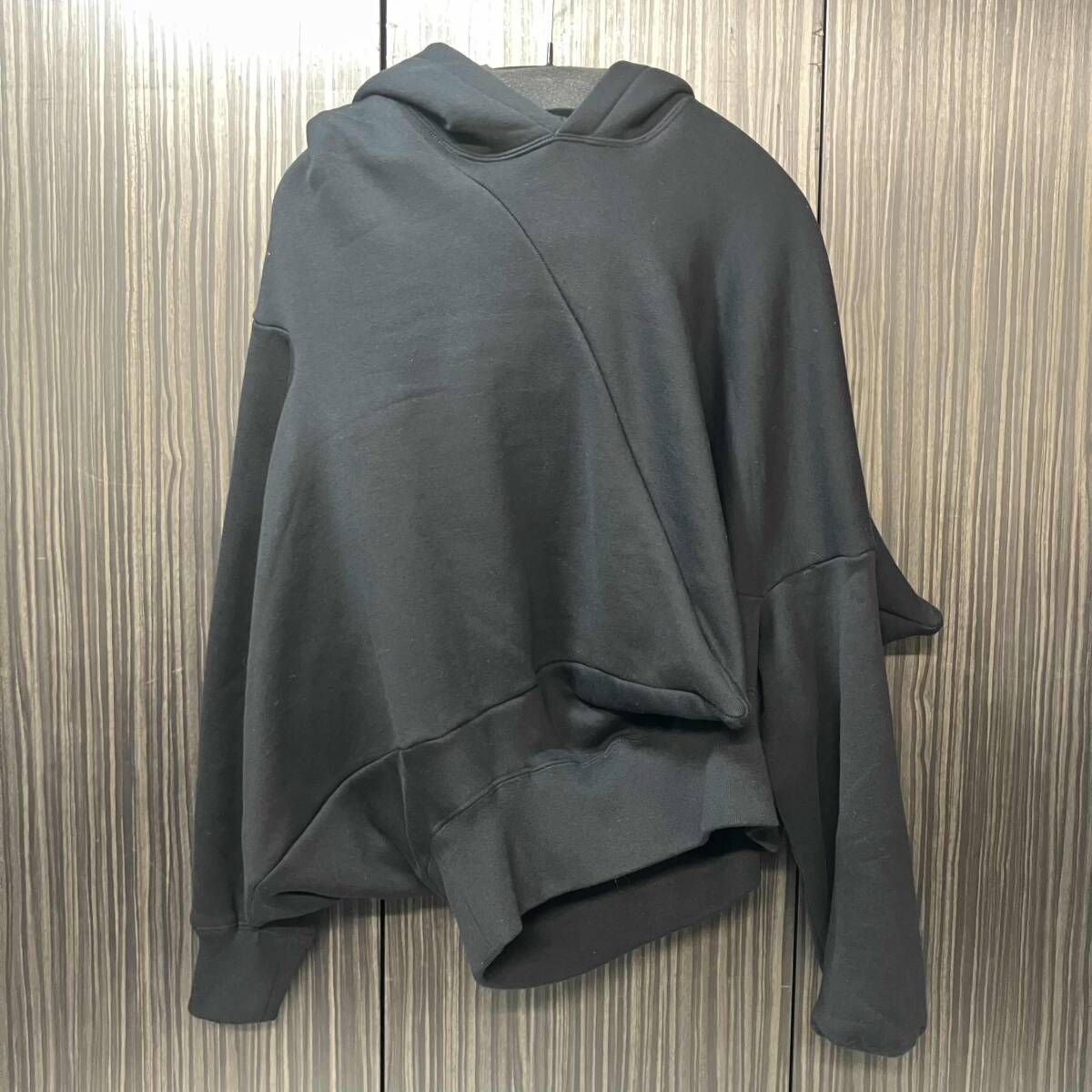 25aw JUNYA WATANABE パーカー コットンアシンメトリー変形フーディー ブラックJP-T016 サイズM ジュンヤワタナベ