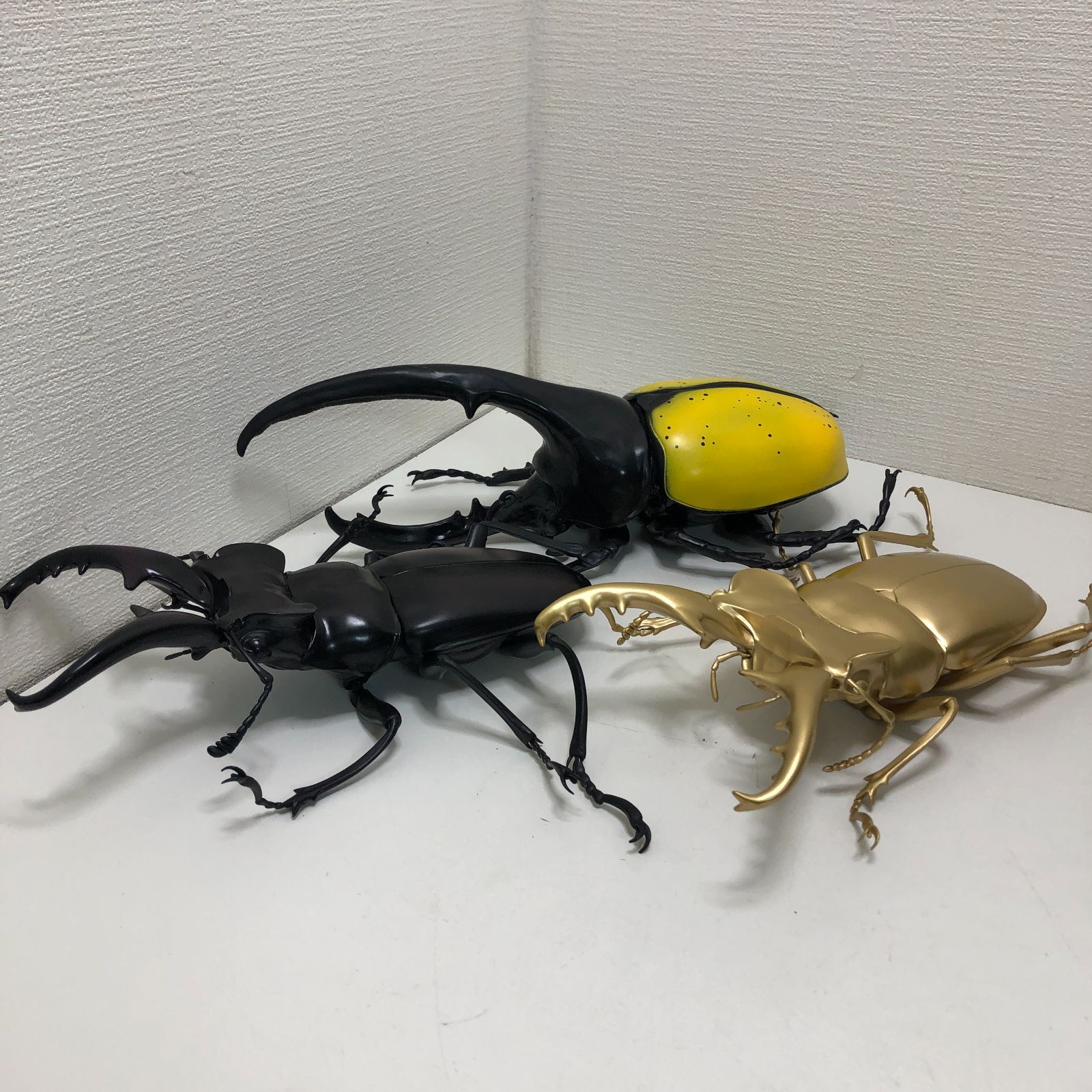 昆虫フィギュア3体セット ヘラクレスオオカブト クワガタ 大型リアル模型 インテリア オブジェ 子供部屋 飾り ディスプレイ コレクション 虫 昆虫模型 まとめ売り ブラック ゴールド 260514-2A