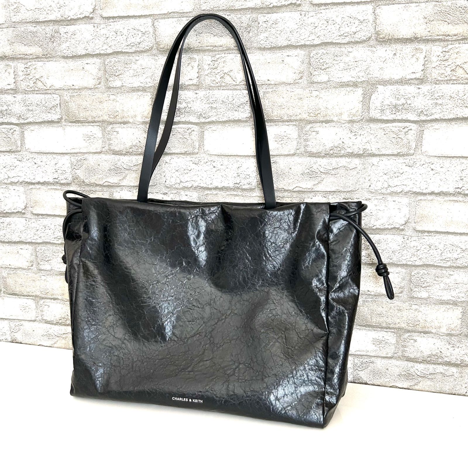 CHARLES & KEITH ブラックトートバッグ| ヤマダウェブコム