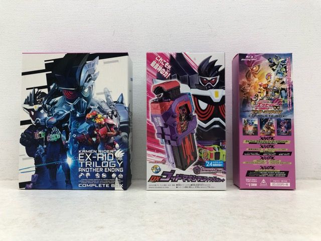 ガシャット付 仮面ライダーエグゼイドトリロジー アナザー・エンディング コンプリートBOX Blu-ray 【E3801-008】026
