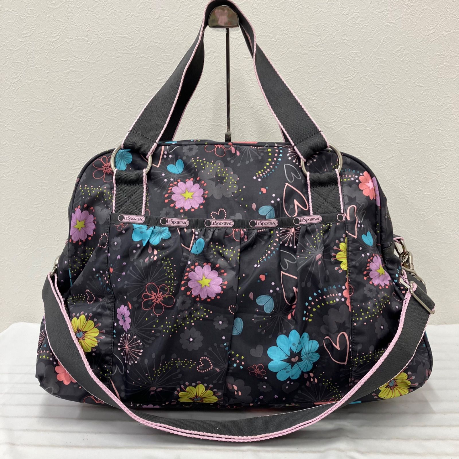 Y3345　LeSportsac　レスポートサック　2way　ボストンバッグ　旅行用バッグ　トラベルバッグ　キャリーオン　グレー　花柄　ハート　レディース　シンプル　カジュアル