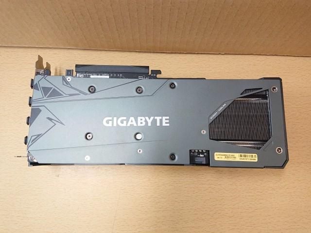 【未使用品】 GIGABYTE AMD Radeon RX7600搭載 グラフィックボード GDDR6 8GB GV-R76GAMING OC-8GD