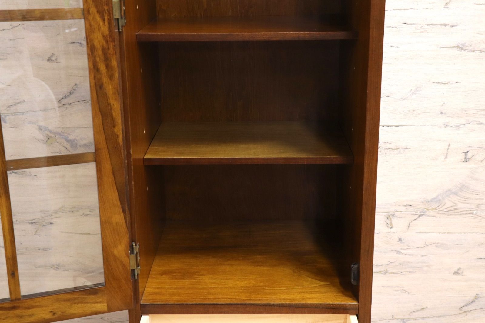 カリモク　KARIMOKU コロニアル　食器棚　水屋　オールド　レトロ　上部分 中古】karimoku カリモク コロニアルシリーズ 木製 本棚 書棚