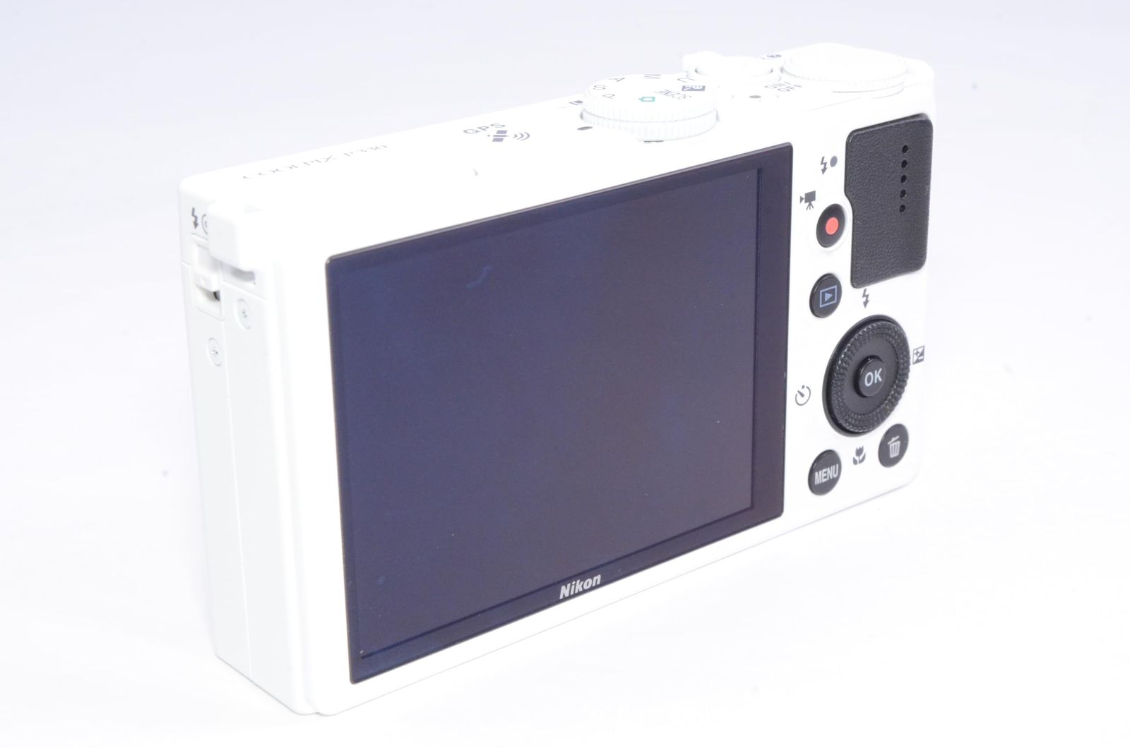 ☆5/26 △3,000円値引き Nikon COOLPIX P330 ホワイト 動作確認済み