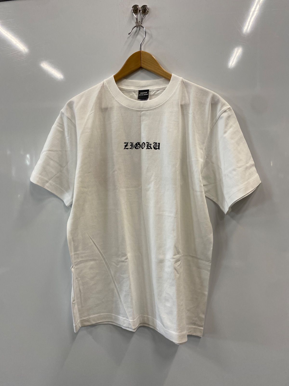 タ366⚫︎ZIGOKU⚫︎ジゴク⚫︎Tシャツ⚫︎カットソー⚫︎半袖⚫︎プリント⚫︎綿100%⚫︎メンズ⚫︎sizeＬ⚫︎白×黒×緑×黄×赤