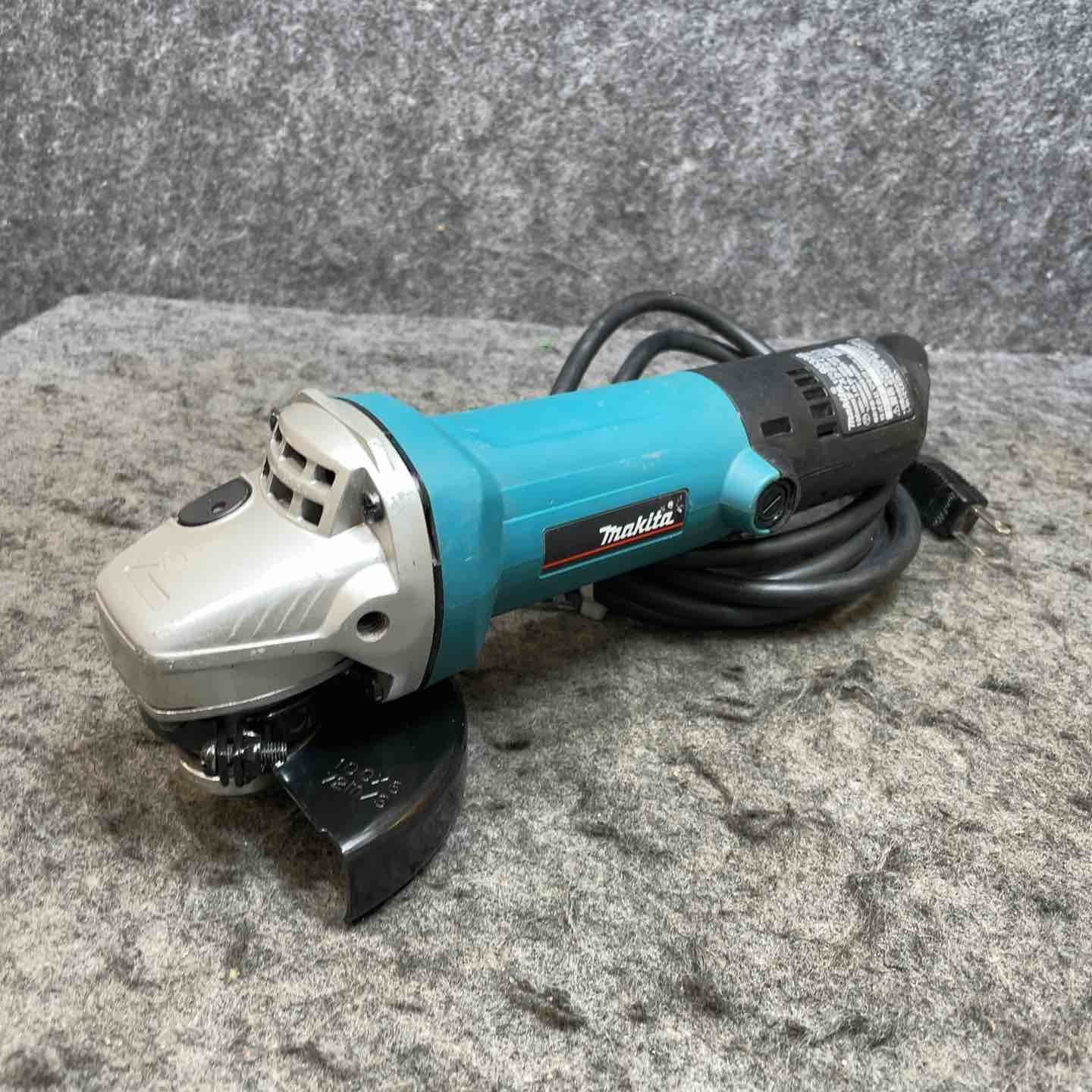 マキタ(makita) 100mmディスクグラインダ 9533B【桶川店】