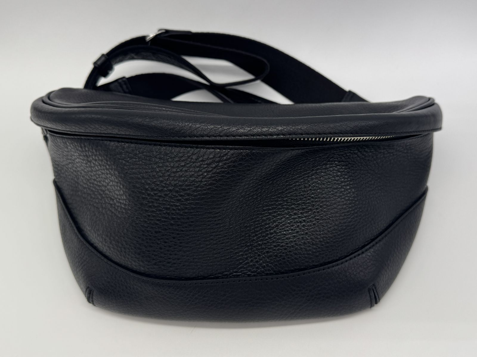 PELLE MORBIDA ペッレモルピタ Maiden Voyage メイデンヴォヤージュ ショルダーバッグ ボディバッグ ブラック 中古品