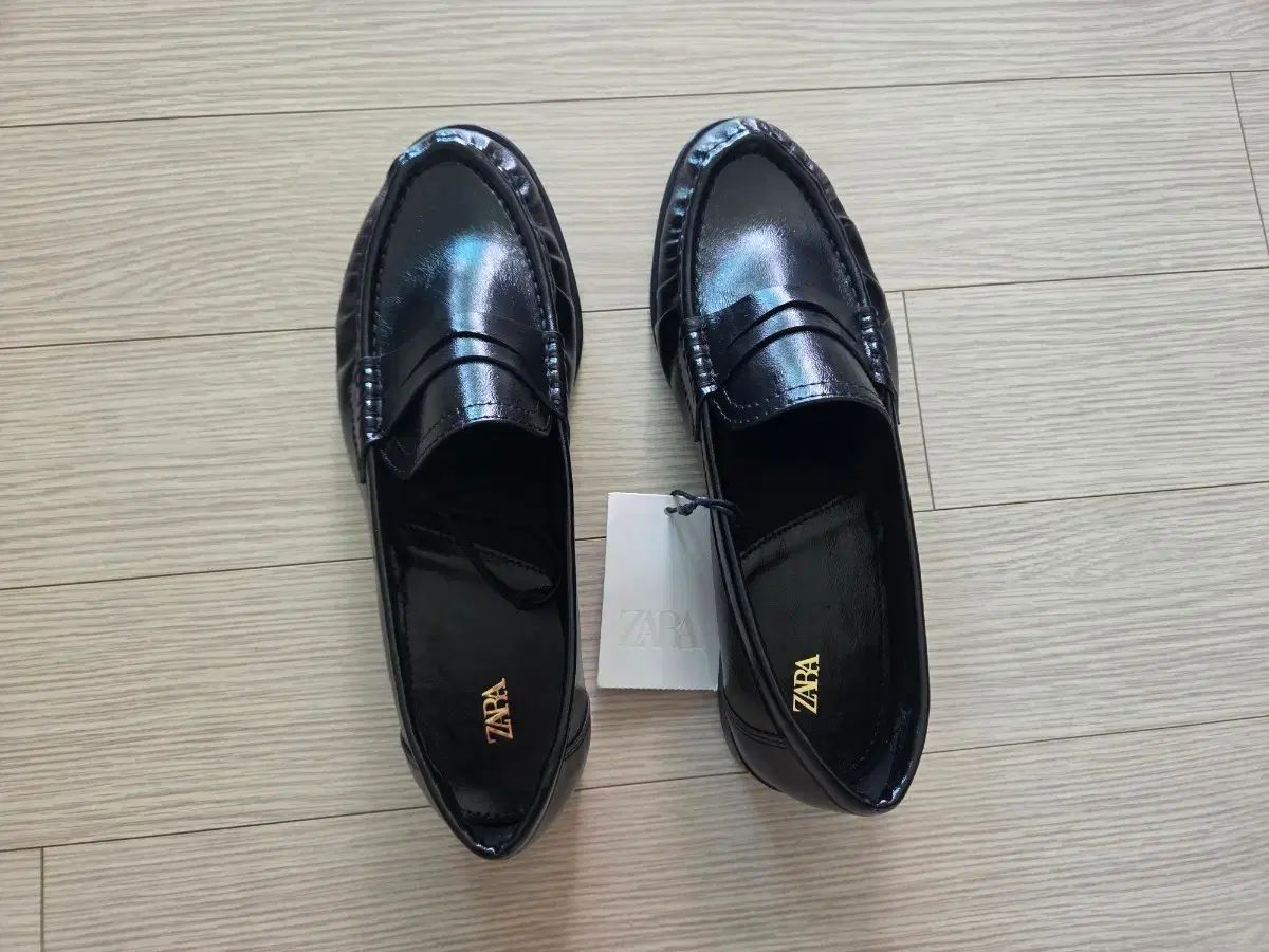 ZARA ザラ ブラック ローファー 37 (新品)