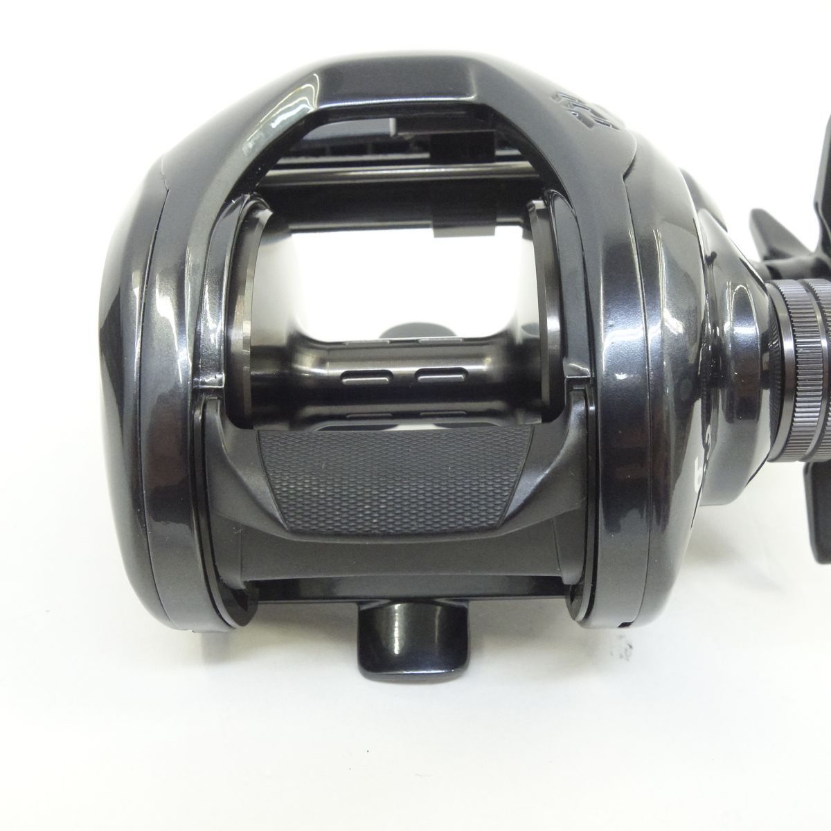 DAIWA ダイワ TATULA タトゥーラ TW 400 00630107 右ハンドル ベイトリール ※中古