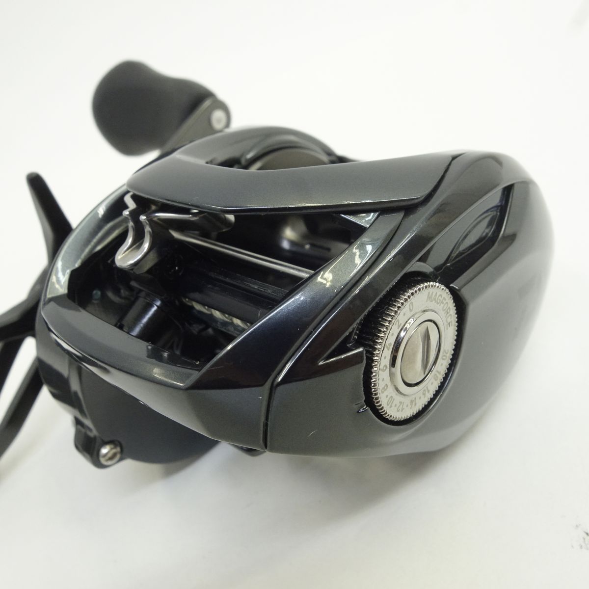 DAIWA ダイワ TATULA タトゥーラ TW 400 00630107 右ハンドル ベイトリール ※中古