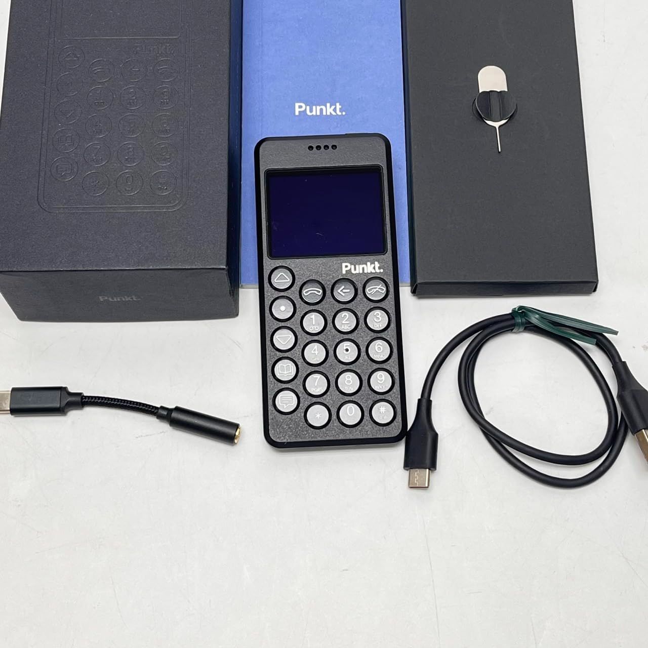 Punkt. MP 02 ブラック　中古 Punkt. MP02 New Generation 携帯電話 中古 目立った傷や汚れなし