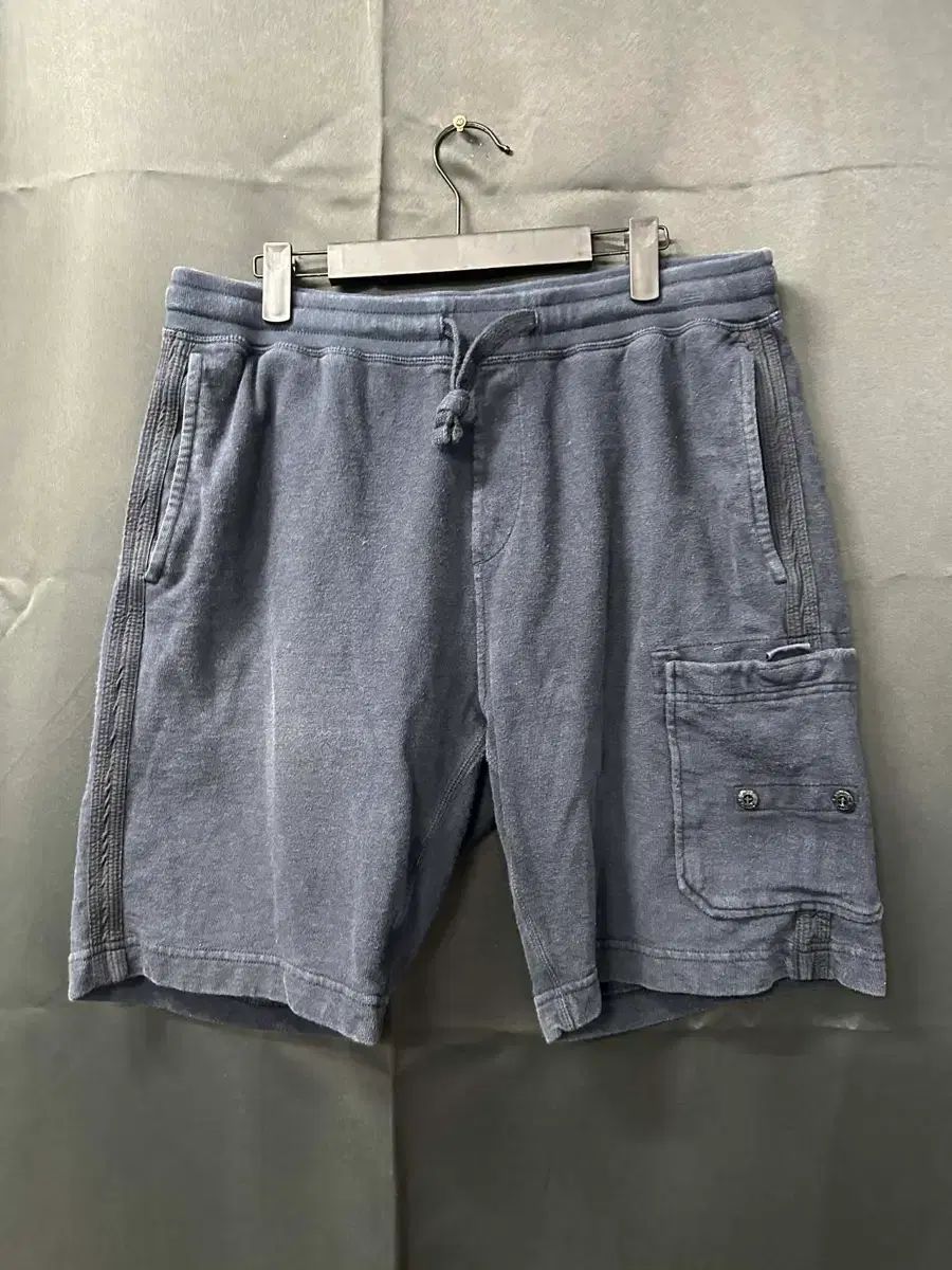 STONE ISLAND ストーンアイランド ガーメント ダイ コットン スウェット カーゴ ハーフパンツ(ワッペンなし) 8,692円