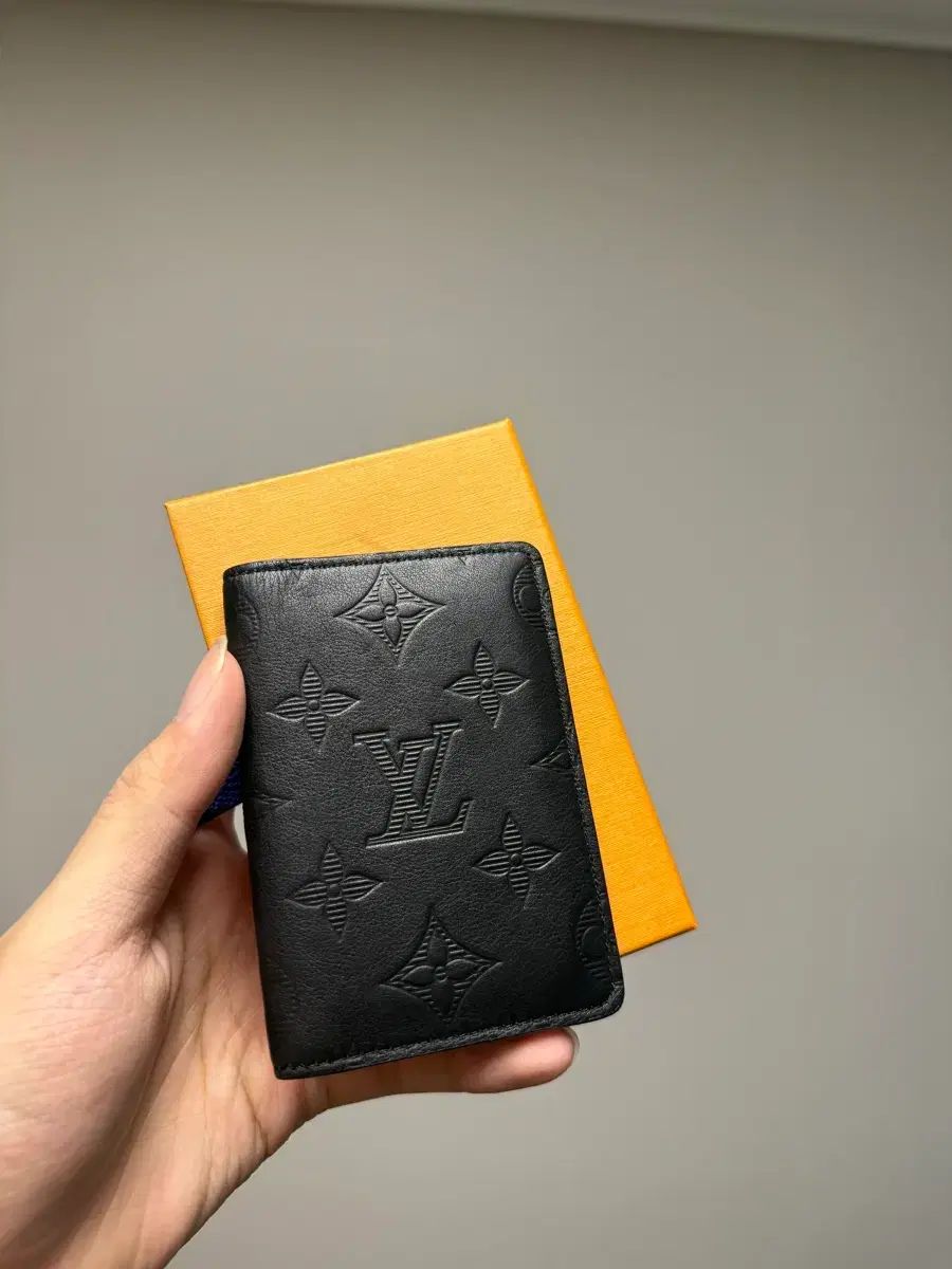 {A+/OS} ルイヴィトン シャドウ オーガナイザー ほぼ新品