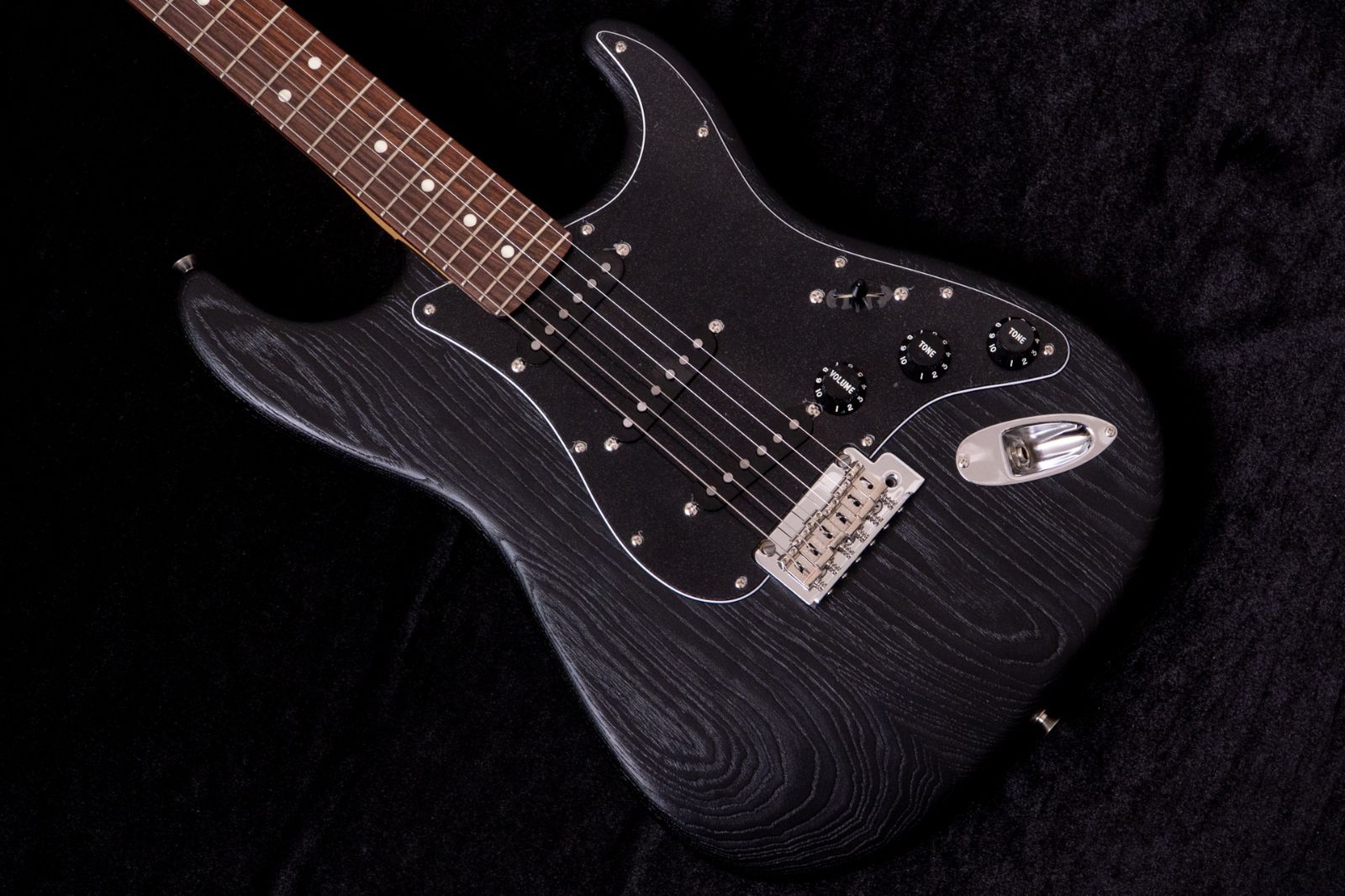 【used】Fender / Made in Japan Limited Edition Stratocaster Raw Ash 2024 3.305kg #JD24022767【TONIQ横浜】