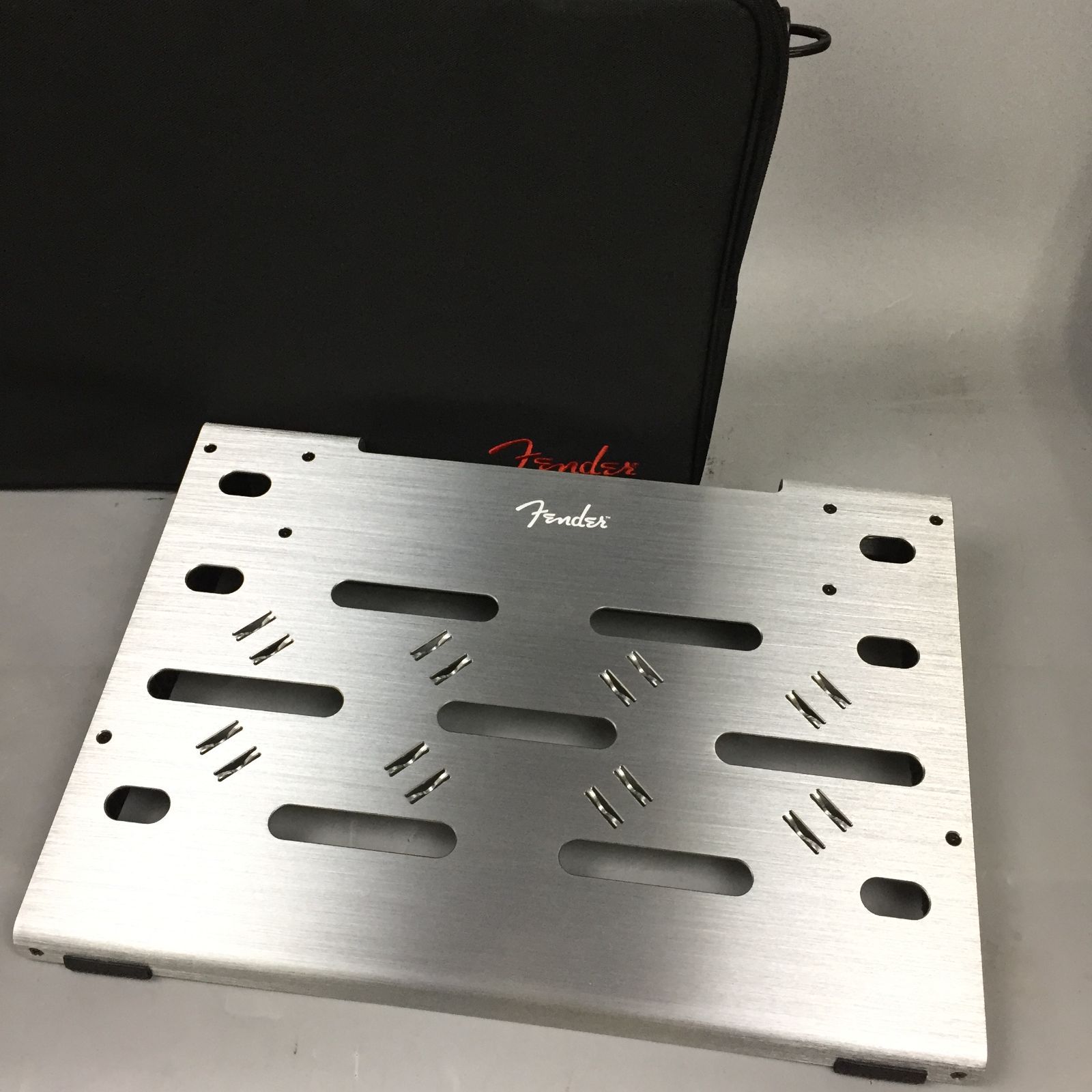Fender Professional Pedal Board with Bag Small　AA54G323000　f146