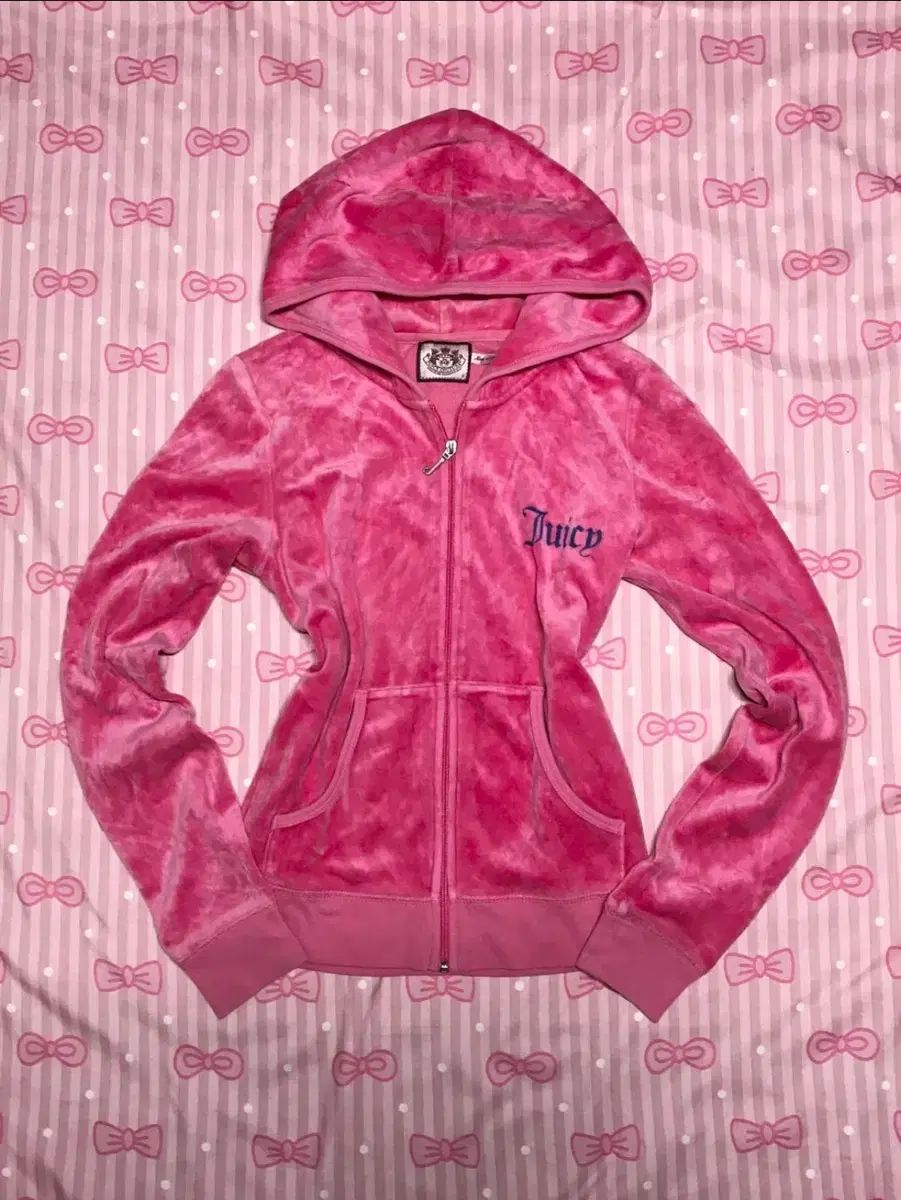 JUICY COUTURE ジューシークチュール ホットピンク ツアーベルベット ジップアップパーカー 6,125円