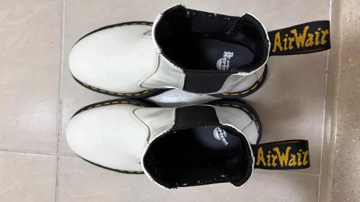 DR. MARTENS ドクターマーチン チェルシー ブーツ 白 2976 UK5 240 サイズ