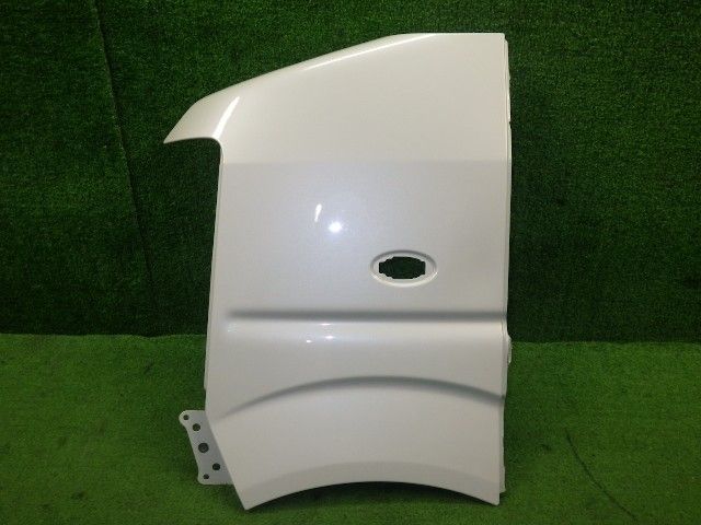 エブリィ ABA-DA64W 左Fフェンダー Z7T 白パール 58611-68H00 9307