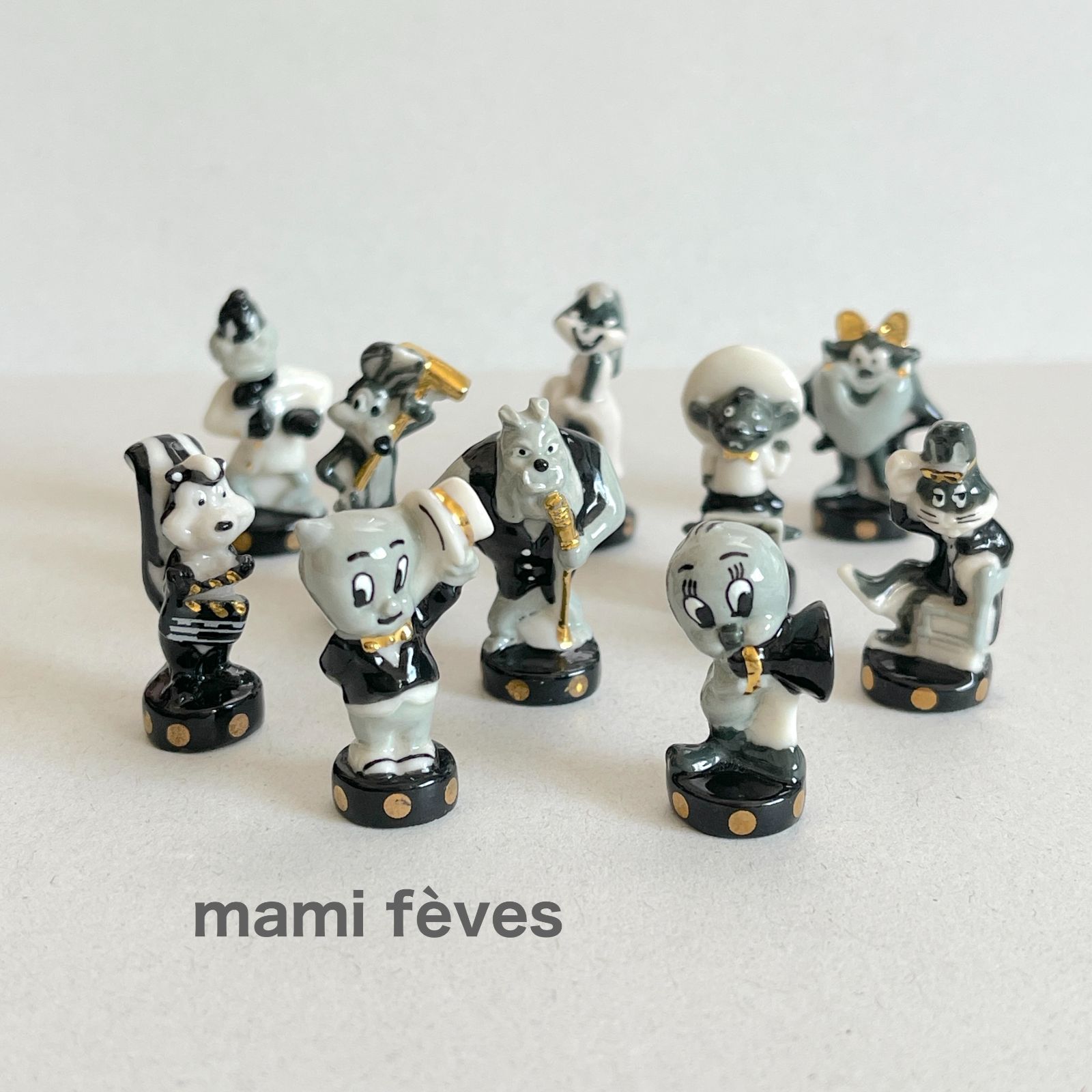フェーヴ　モノクロのルーニーテューンズ　10個　金彩　フランス　フェーブ　ミニチュア陶器　f-056