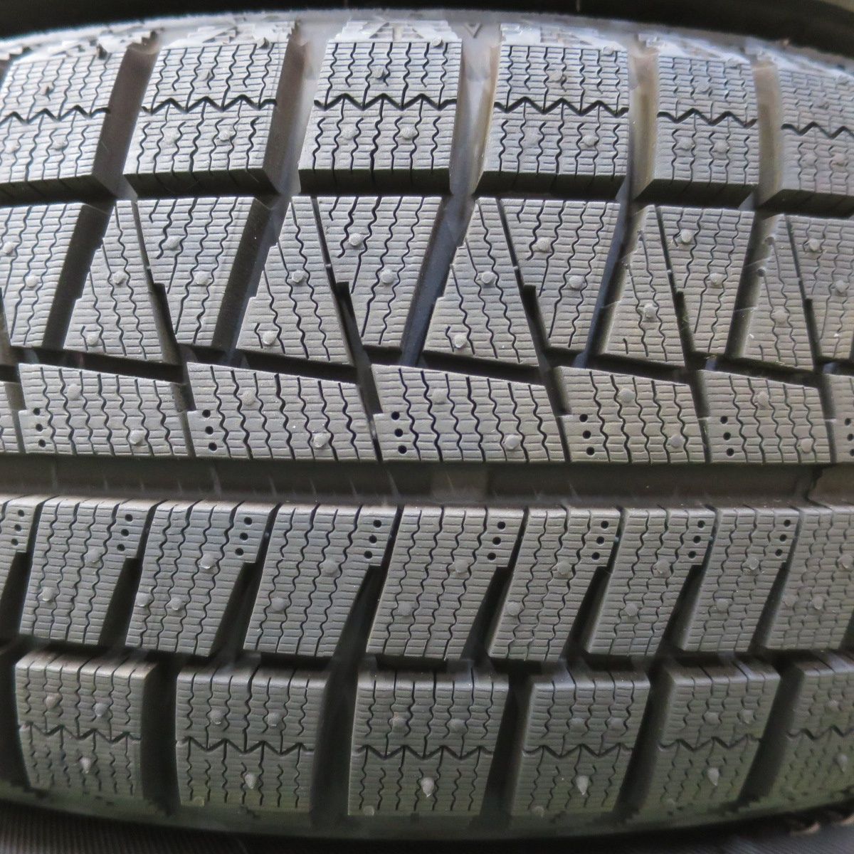 バリ溝！キレイ！ほぼ10分☆スタッドレス 185/60R15 ブリヂストン 