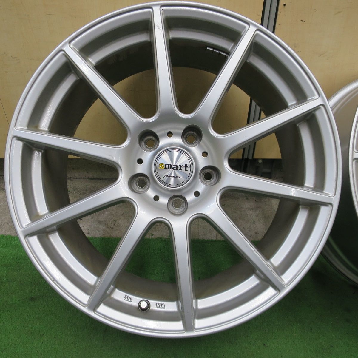 送料無料] キレイ☆smart MANARAY SPORT 18インチ ホイール スマート