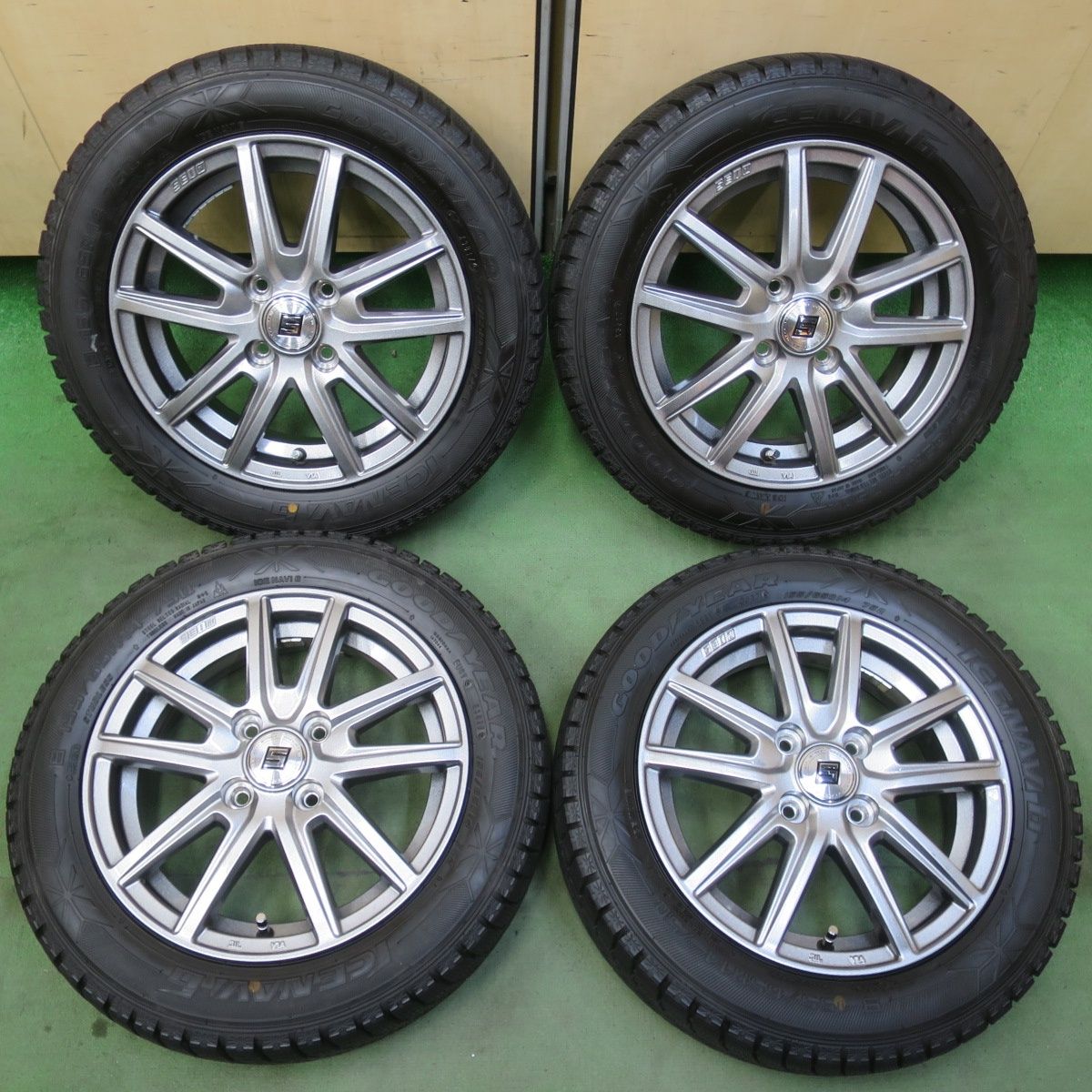 ほぼ未使用！キレイ☆スタッドレス 155/65R14 グッドイヤー アイスナビ 
