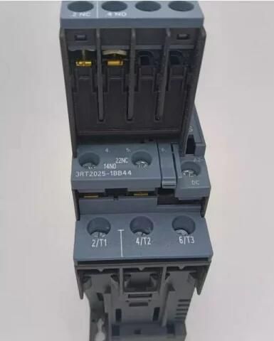 【新品 ★送料無料 】Siemens シーメンス 可逆形電磁接触器 24 V dc 3極 3RT2025-1BB44 【６ヶ月保証】