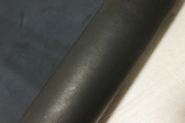 ブラック 169ds ヌメ革 牛革 バングラデシュ レザー 素上げ はぎれ 一枚革 レザークラフト 革 皮 本革 diy 生地 材料