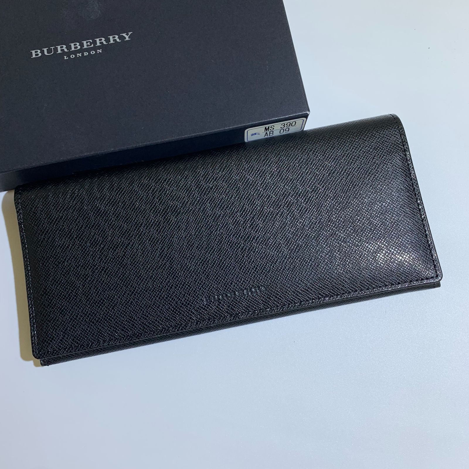 【未使用級】バーバリー サフィアーノレザー 長財布 二つ折り財布 ブラック 箱付き