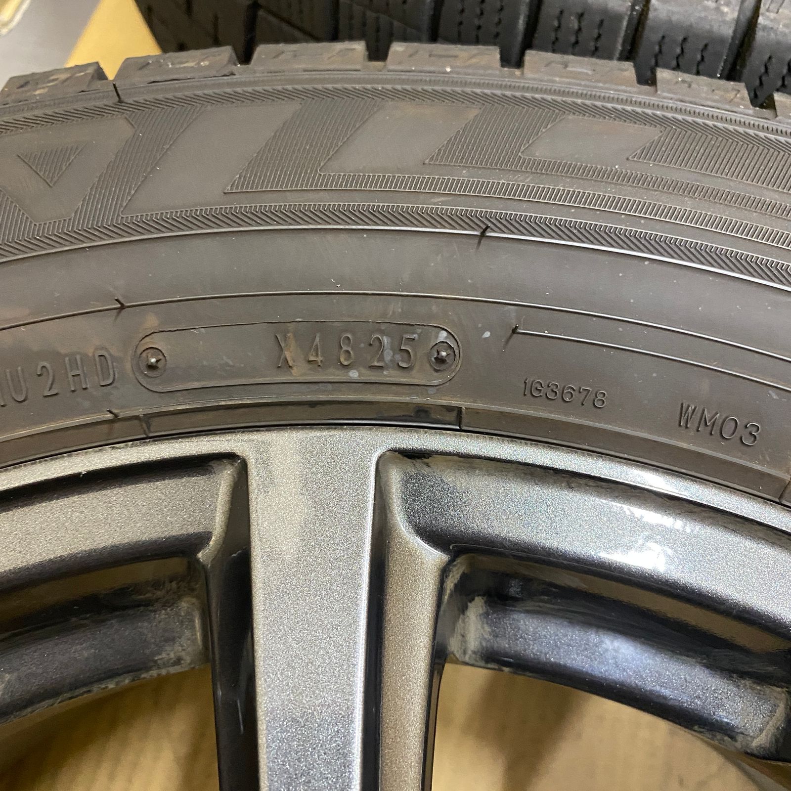WEDS ELYSIA 18インチ 7J +39 5H/120 DUNLOP WINTER MAXX 03 225/60R18