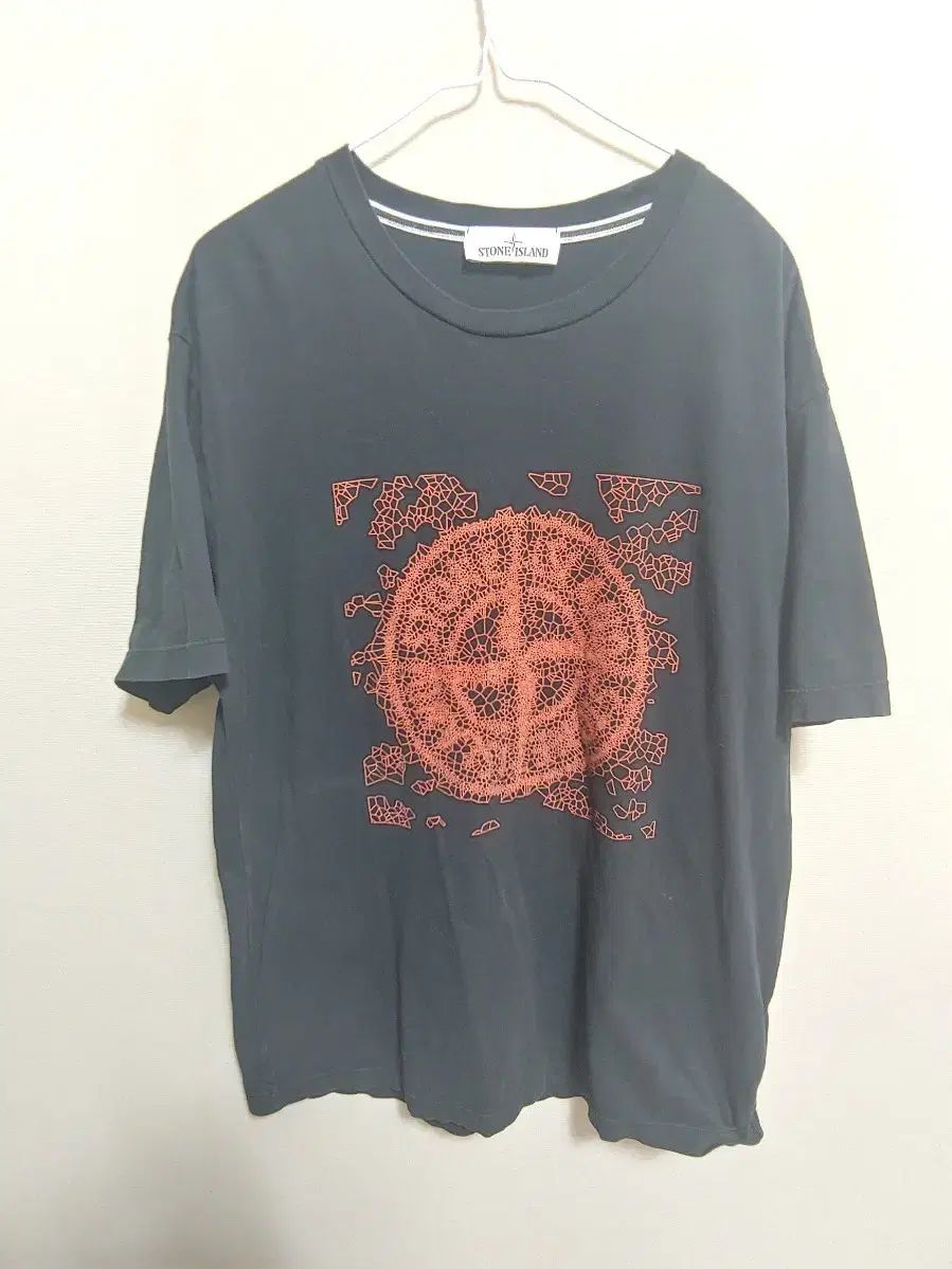 STONE ISLAND ストーンアイランド ブラック プリンティング 半袖 Tシャツ