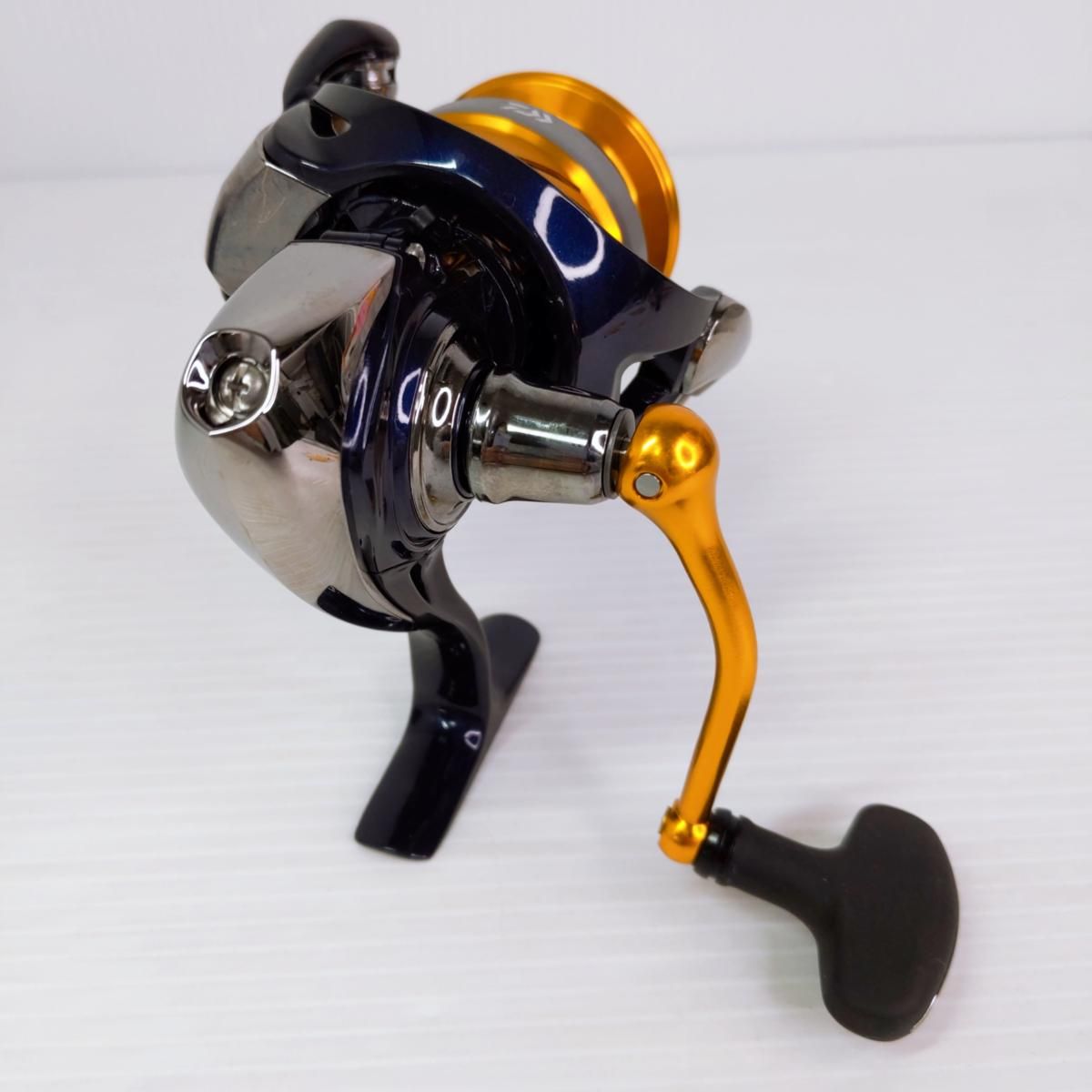 中古品】ダイワ スピニングリール 24レブロス LT4000-CXH 〇YR-54913〇